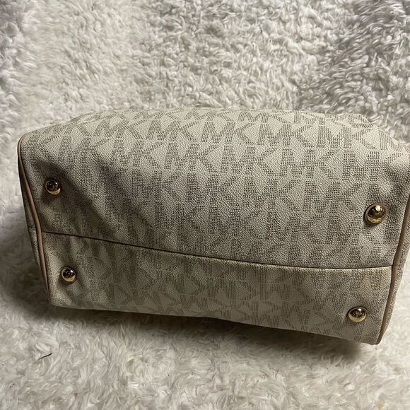 Michael Kors Grayson Satchel Monogram cream and tan straps . - Picture 9 of 15